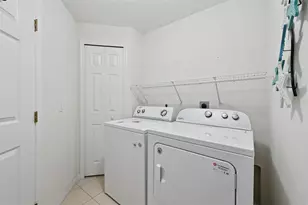 7050 Prosperity Cir, Sarasota, FL 34238 - Photo 23