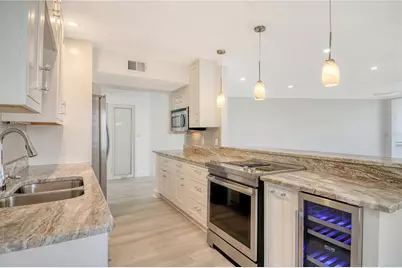 660 Golden Gate Point #32, Sarasota, FL 34236 - Photo 19