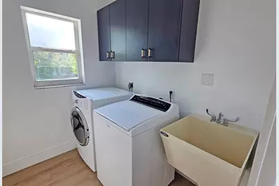 4074 Redbird Circle, Sarasota, FL 34231 - Photo 13