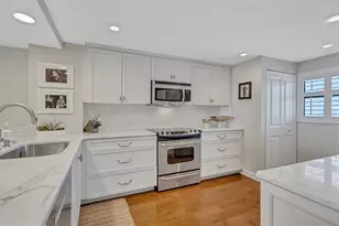 6480 Midnight Pass Rd, Sarasota, FL 34242 - Photo 13