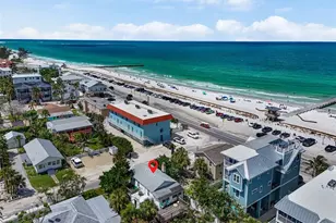 104 10th St S, Bradenton Beach, FL 34217 - Photo 5