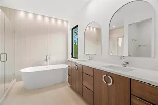 2111 Hawthorne St, Sarasota, FL 34239 - Photo 41