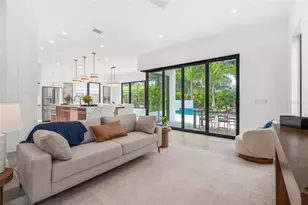 2111 Hawthorne St, Sarasota, FL 34239 - Photo 13