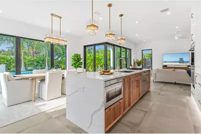 2111 Hawthorne Street, Sarasota, FL 34239 - Photo 9