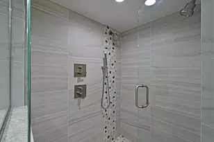 1102 Benjamin Franklin Dr, Sarasota, FL 34236 - Photo 25