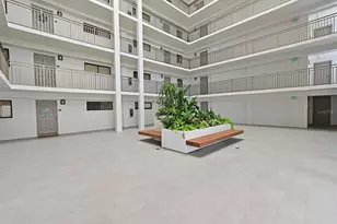 1102 Benjamin Franklin Dr, Sarasota, FL 34236 - Photo 7