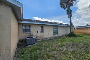 924 31st St E, Palmetto, FL 34221 - Photo 3