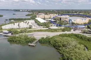 570 Blackburn Point Rd, Osprey, FL 34229 - Photo 3