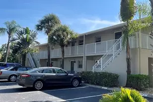 912 La Costa Cir, Sarasota, FL 34237 - Photo 3