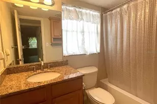 912 La Costa Cir, Sarasota, FL 34237 - Photo 35