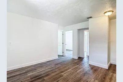 1409 College Park Lane, Tampa, FL 33612 - Photo 9