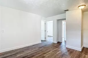 1409 College Park Ln, Tampa, FL 33612 - Photo 9