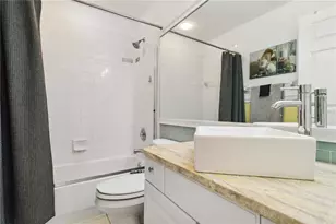 6568 Fairway Gardens Dr, Bradenton, FL 34203 - Photo 13