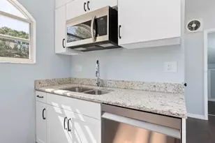 2504 Wilkinson Rd, Sarasota, FL 34231 - Photo 25