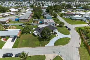 807 Melody Ln, Bradenton, FL 34207 - Photo 5