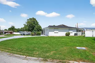 807 Melody Ln, Bradenton, FL 34207 - Photo 11