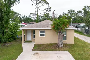 5723 5th St E, Bradenton, FL 34203 - Photo 3