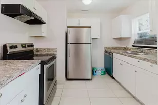 5723 5th St E, Bradenton, FL 34203 - Photo 11