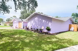 4242 Dryden Cir, Sarasota, FL 34241 - Photo 3