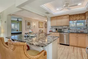 2308 Waterbluff Pl, Sarasota, FL 34231 - Photo 21