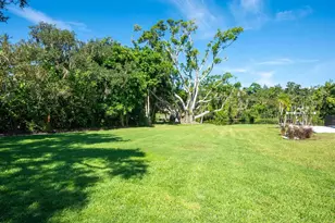 2506 Wilkinson Rd, Sarasota, FL 34231 - Photo 23