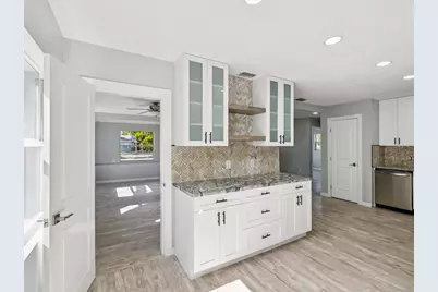 151 80th Avenue NE, Saint Petersburg, FL 33702 - Photo 5