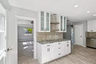 151 80th Ave NE, Saint Petersburg, FL 33702 - Photo 5