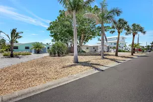 4216 Royal Palm Dr, Bradenton, FL 34210 - Photo 7