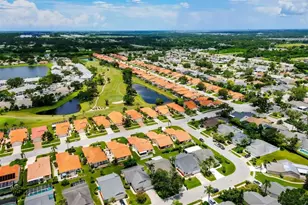 4738 Raintree St Cir E, Bradenton, FL 34203 - Photo 3
