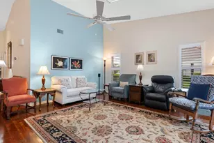 4004 Wilshire Cir E, Sarasota, FL 34238 - Photo 9