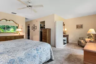 4004 Wilshire Cir E, Sarasota, FL 34238 - Photo 23