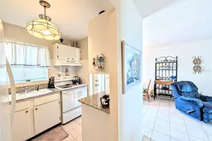 2453 Flamingo Blvd, Bradenton, FL 34207 - Photo 7