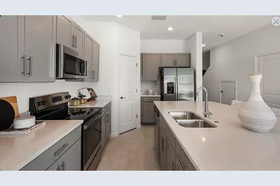 16520 Bergamo Place, Bradenton, FL 34211 - Photo 5