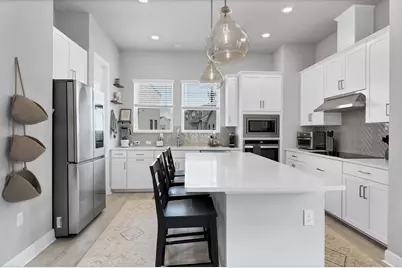 2353 Lindstrom Street, Sarasota, FL 34237 - Photo 11