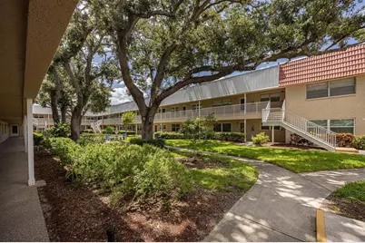 10037 62nd Terrace N #23, Saint Petersburg, FL 33708 - Photo 7
