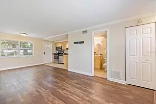 960 Highland St, Sarasota, FL 34234 - Photo 5