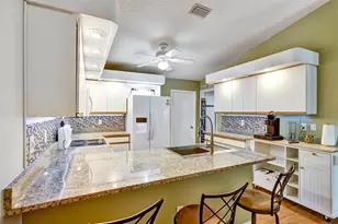 4121 Vallarta Ct, Sarasota, FL 34233 - Photo 23