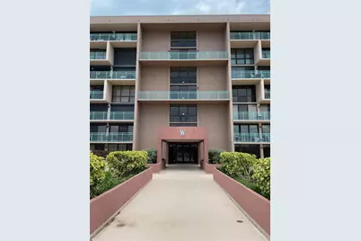 1 Key Capri #104W, Treasure Island, FL 33706 - Photo 5