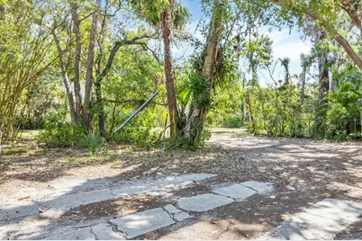 2315 McClellan Parkway, Sarasota, FL 34239 - Photo 25