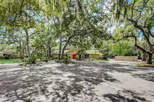 1203 Tallywood Dr, Sarasota, FL 34237 - Photo 29