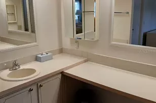 1117 Paradise Dr, Lady Lake, FL 32159 - Photo 9