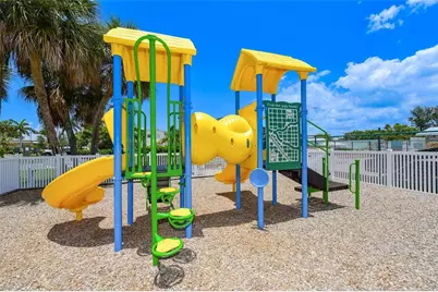 307 57th Street, Holmes Beach, FL 34217 - Photo 33