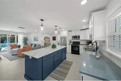 307 57th Street, Holmes Beach, FL 34217 - Photo 3