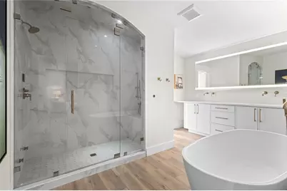 217 9th Street E, Bradenton, FL 34208 - Photo 17