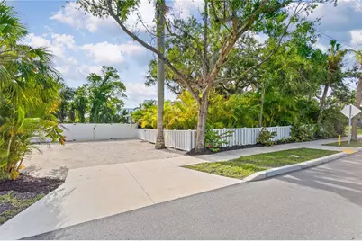 217 9th Street E, Bradenton, FL 34208 - Photo 27