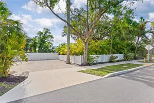 217 9th St E, Bradenton, FL 34208 - Photo 27