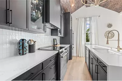 217 9th Street E, Bradenton, FL 34208 - Photo 11