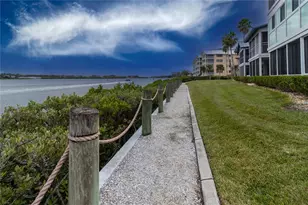 1221 Siesta Bayside Dr, Sarasota, FL 34242 - Photo 41