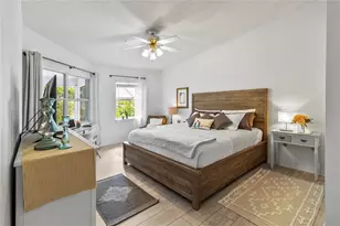 1221 Siesta Bayside Dr, Sarasota, FL 34242 - Photo 17