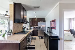 6208 7th Ave W, Bradenton, FL 34209 - Photo 11